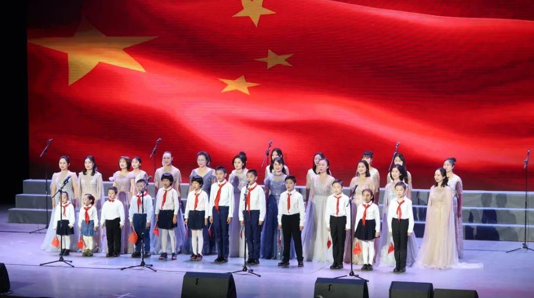 云南省召开中小学党建德育工作会议